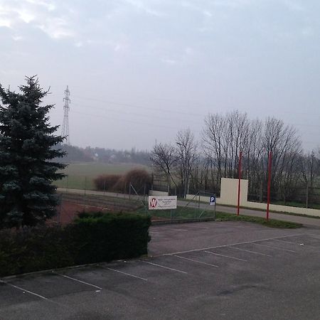 Pension Tennisweber Schwechat Exterior foto